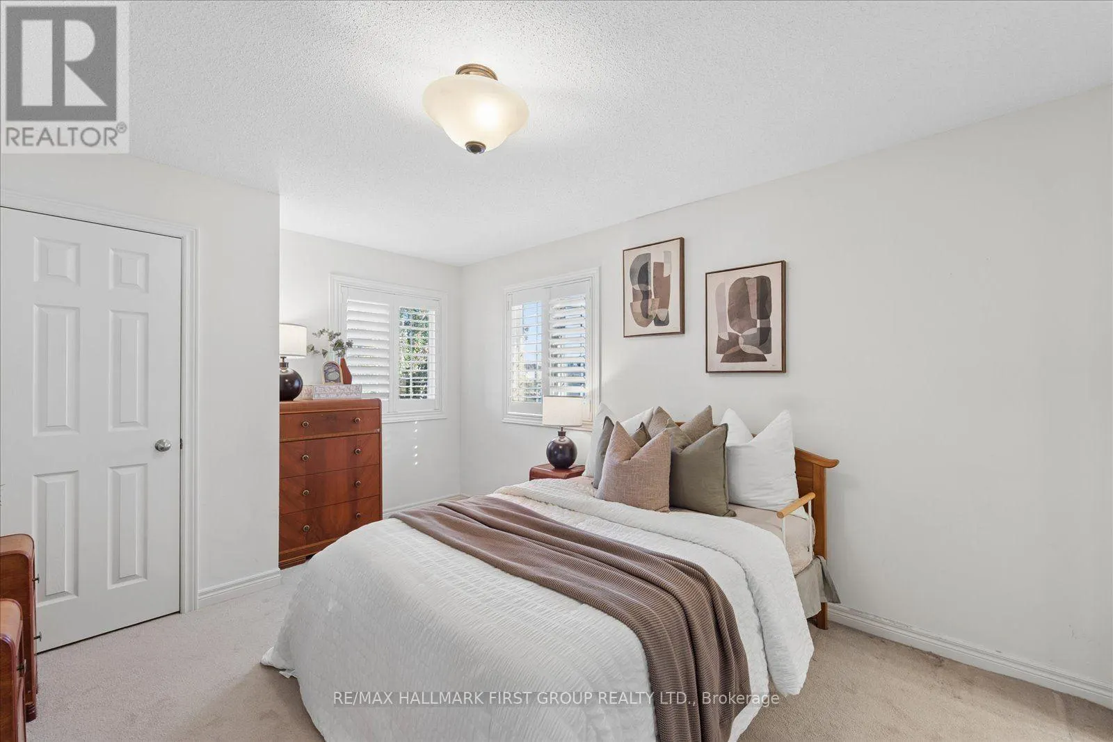 6 WINTERTON WAY