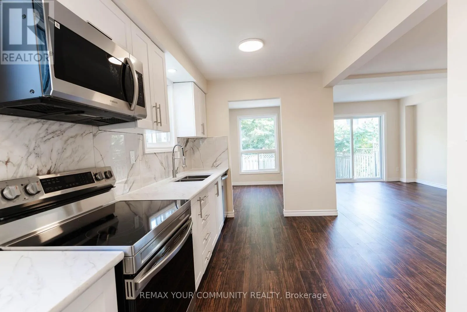 1553 NORWILL CRESCENT