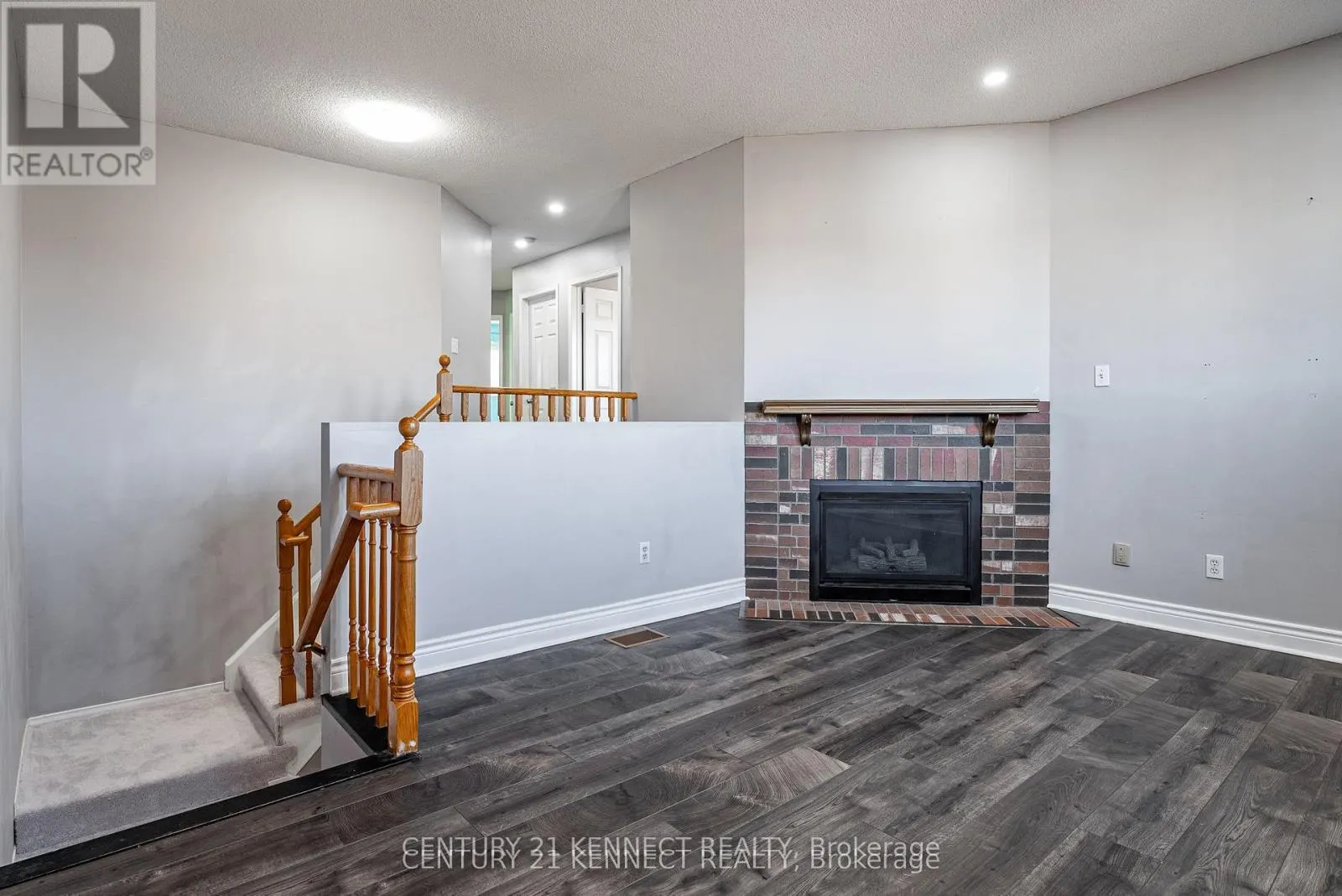 5 KNOTTY PINE DRIVE