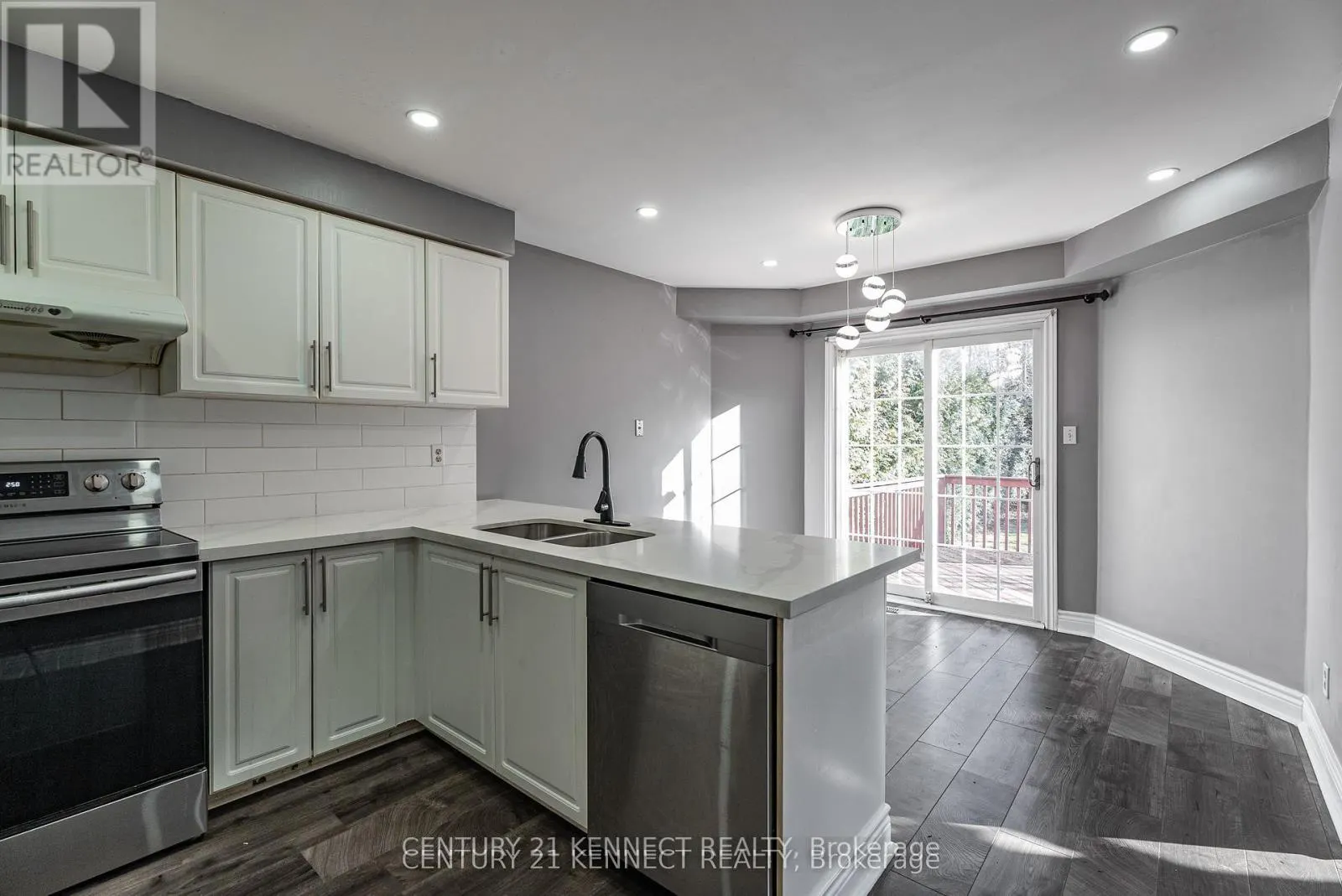 5 KNOTTY PINE DRIVE