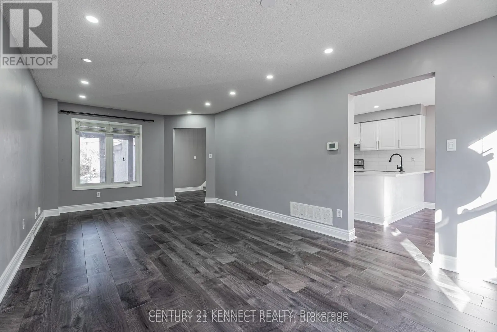 5 KNOTTY PINE DRIVE
