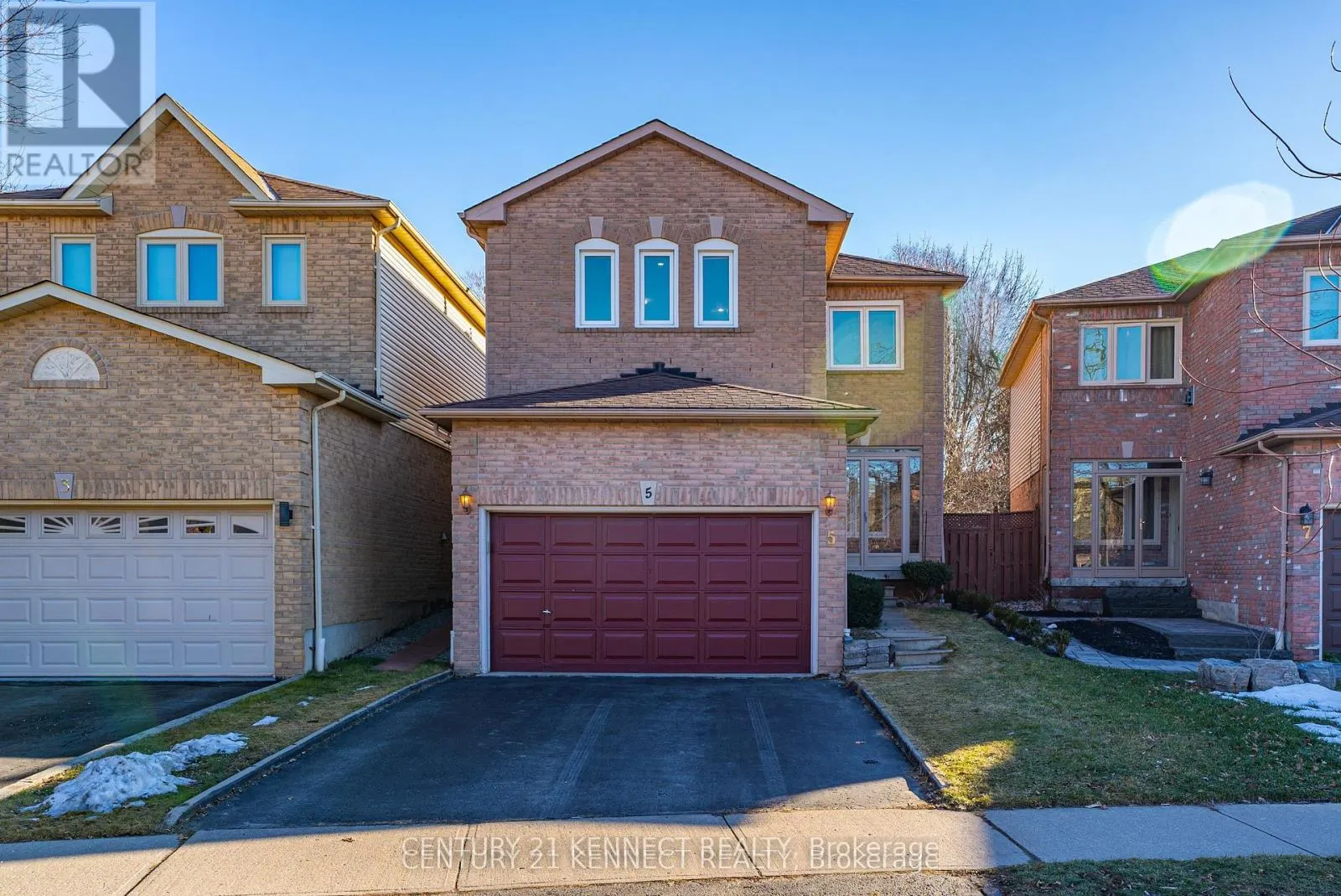 5 KNOTTY PINE DRIVE