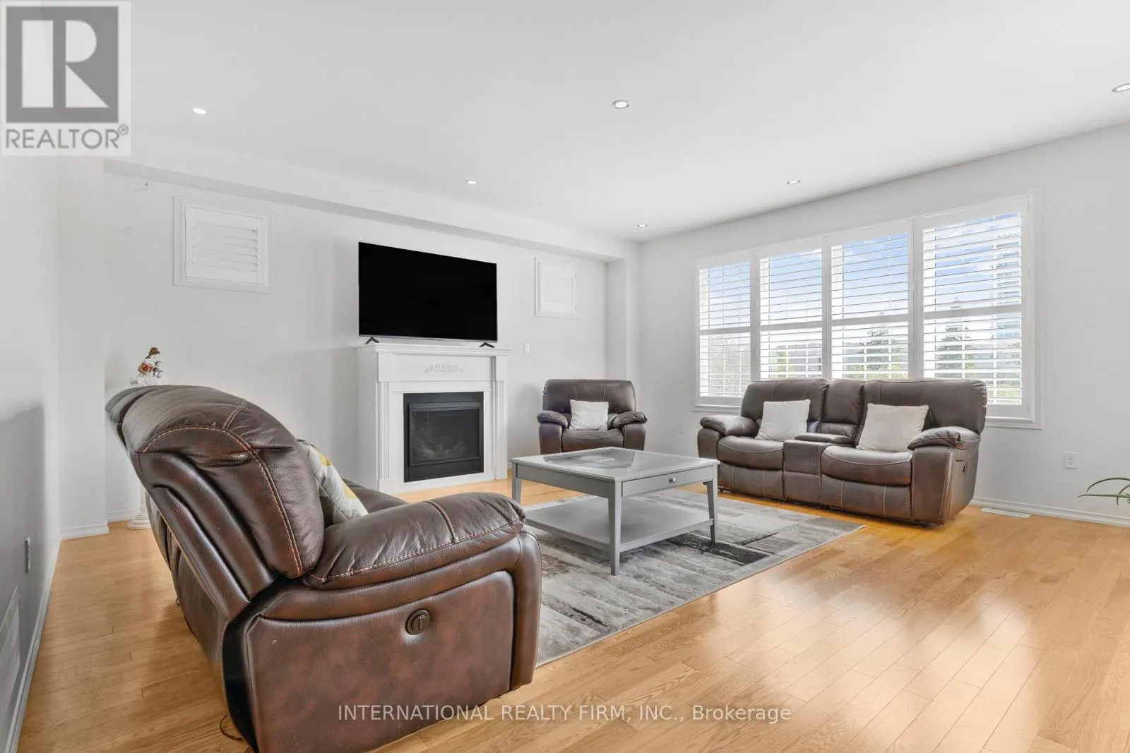2537 SNOW KNIGHT DRIVE