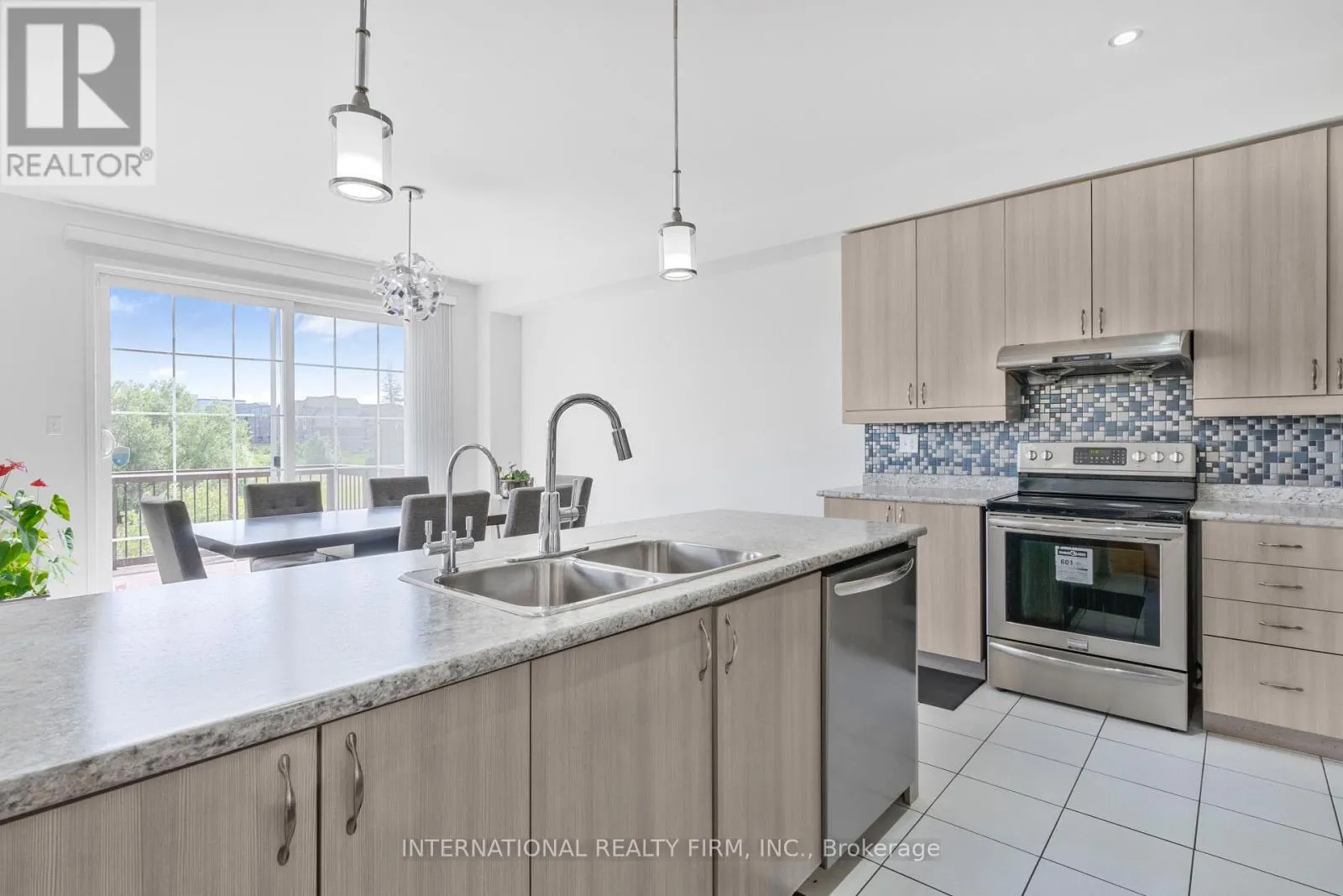 2537 SNOW KNIGHT DRIVE