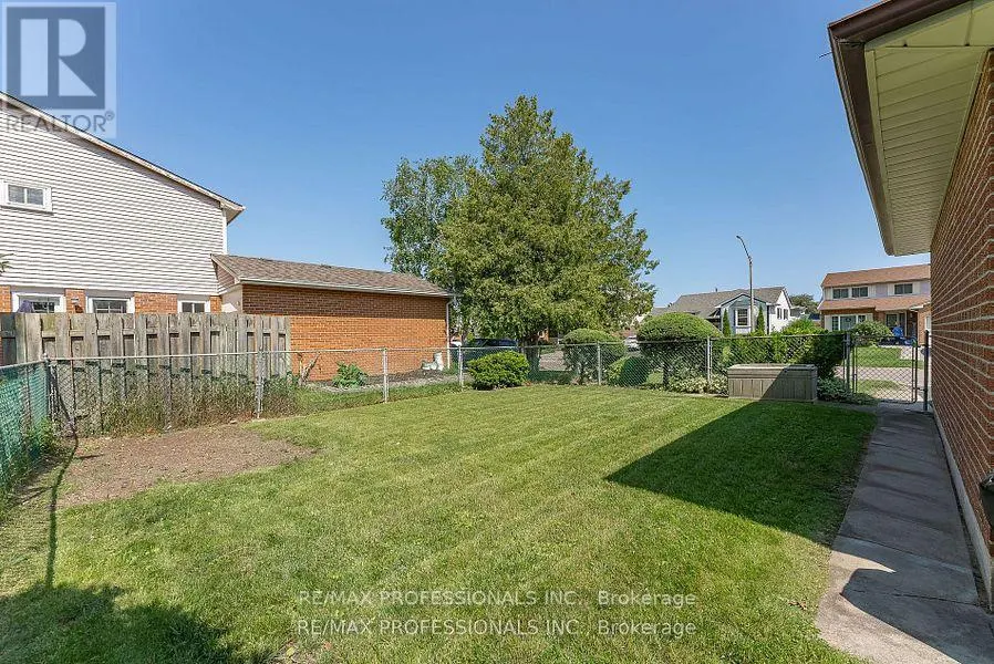 LOWER - 124 PANTER CRESCENT