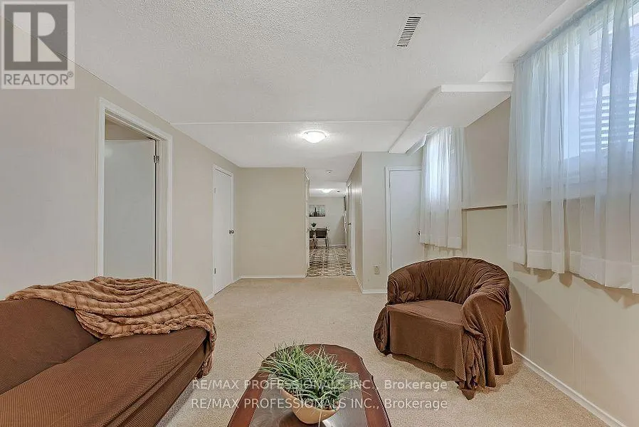 LOWER - 124 PANTER CRESCENT