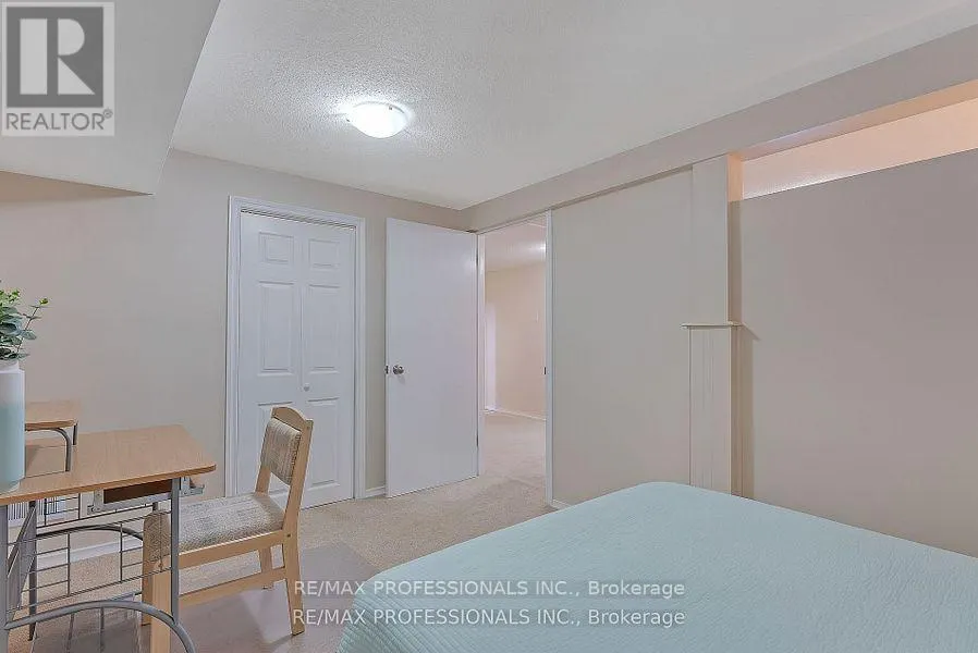 LOWER - 124 PANTER CRESCENT