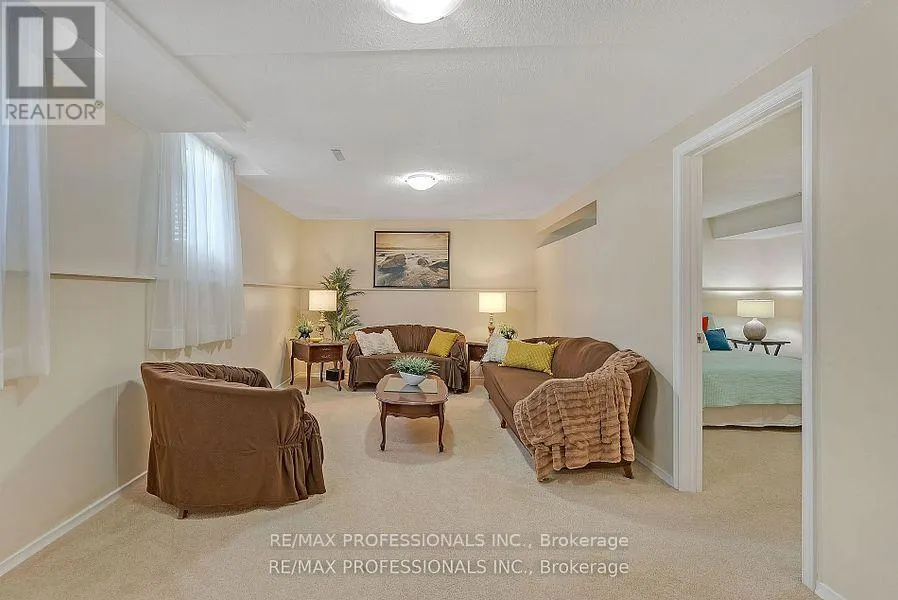LOWER - 124 PANTER CRESCENT