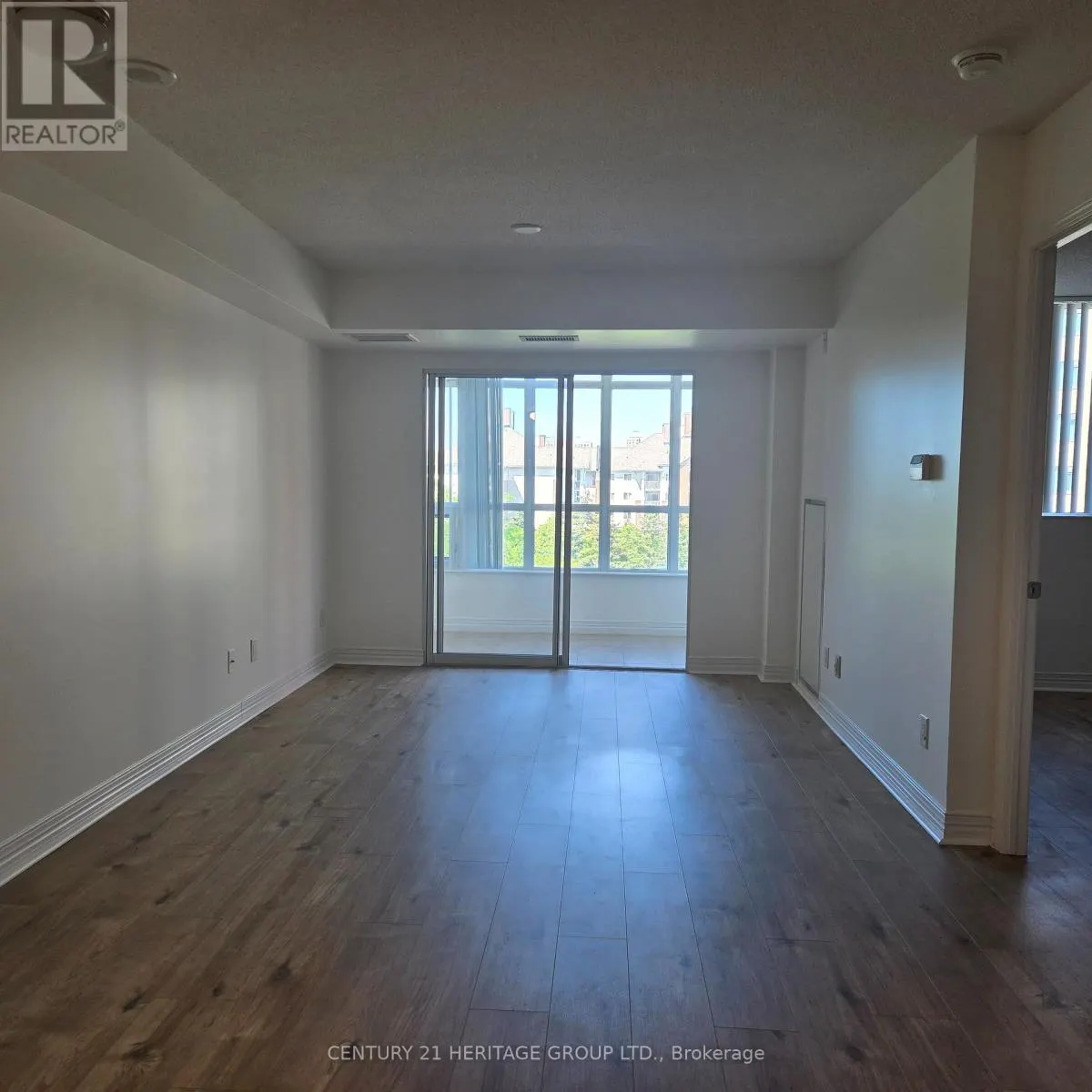 319 - 90 SCOTTFIELD DRIVE