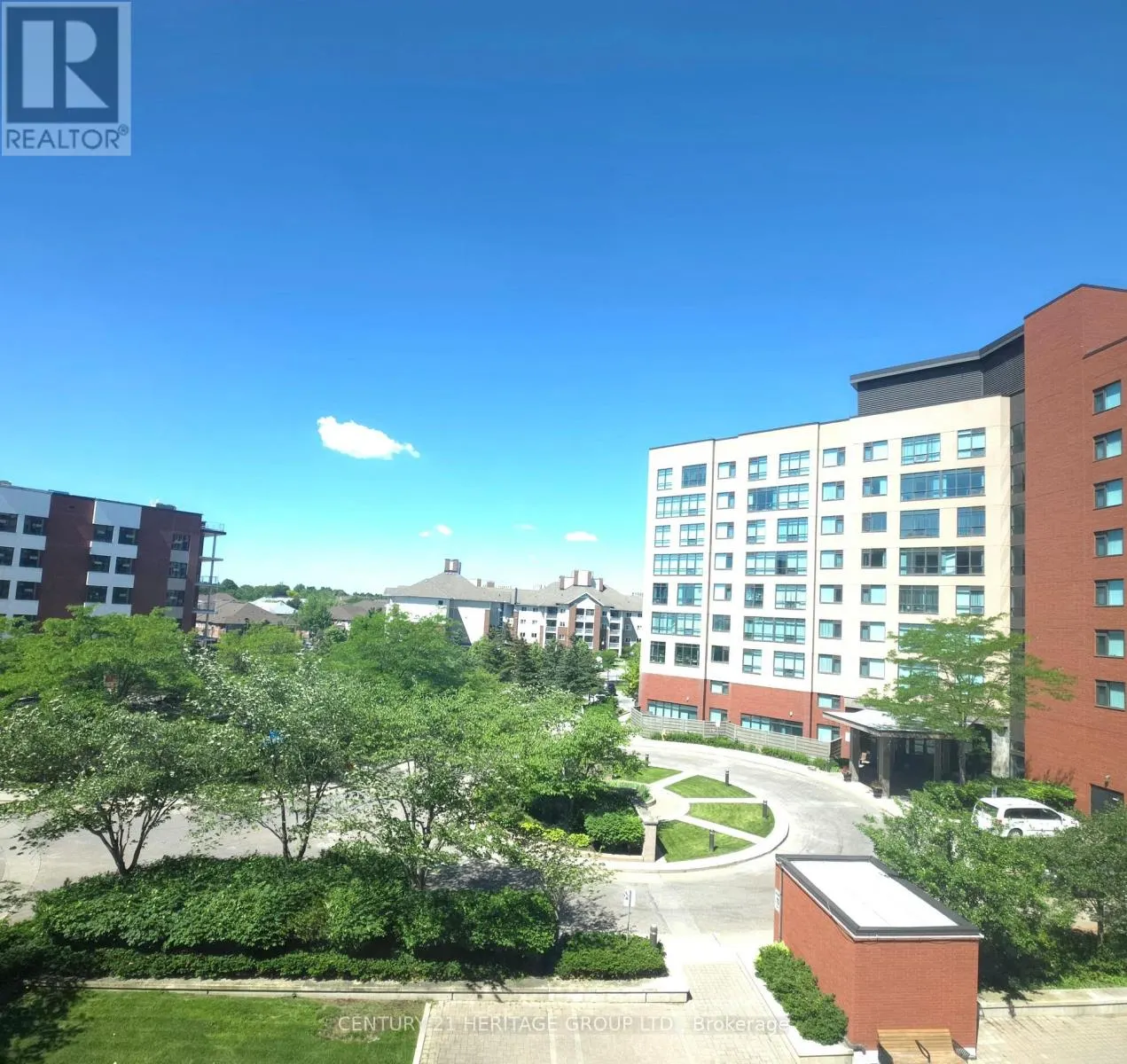 319 - 90 SCOTTFIELD DRIVE