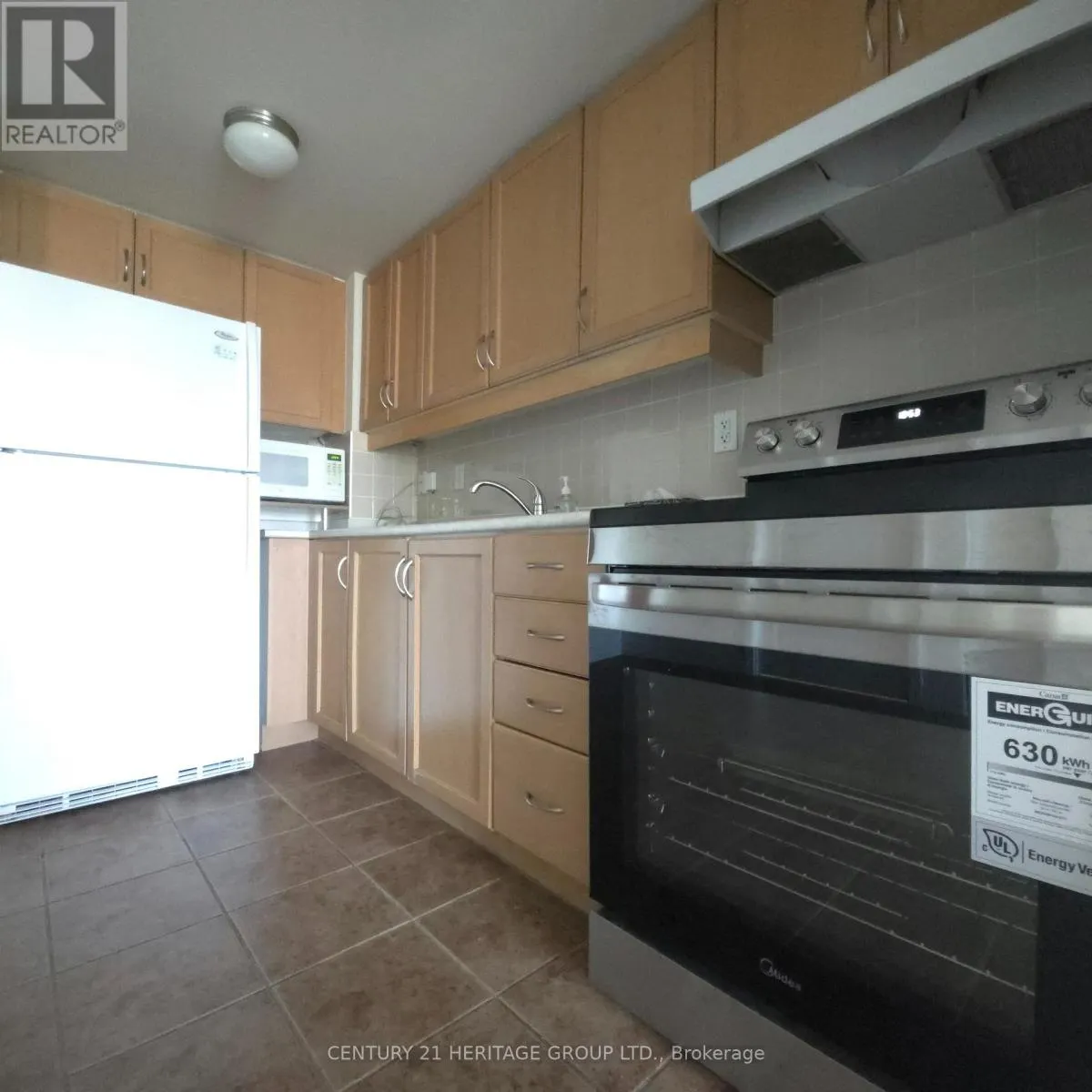 319 - 90 SCOTTFIELD DRIVE