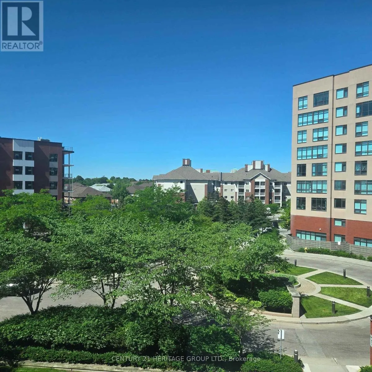 319 - 90 SCOTTFIELD DRIVE