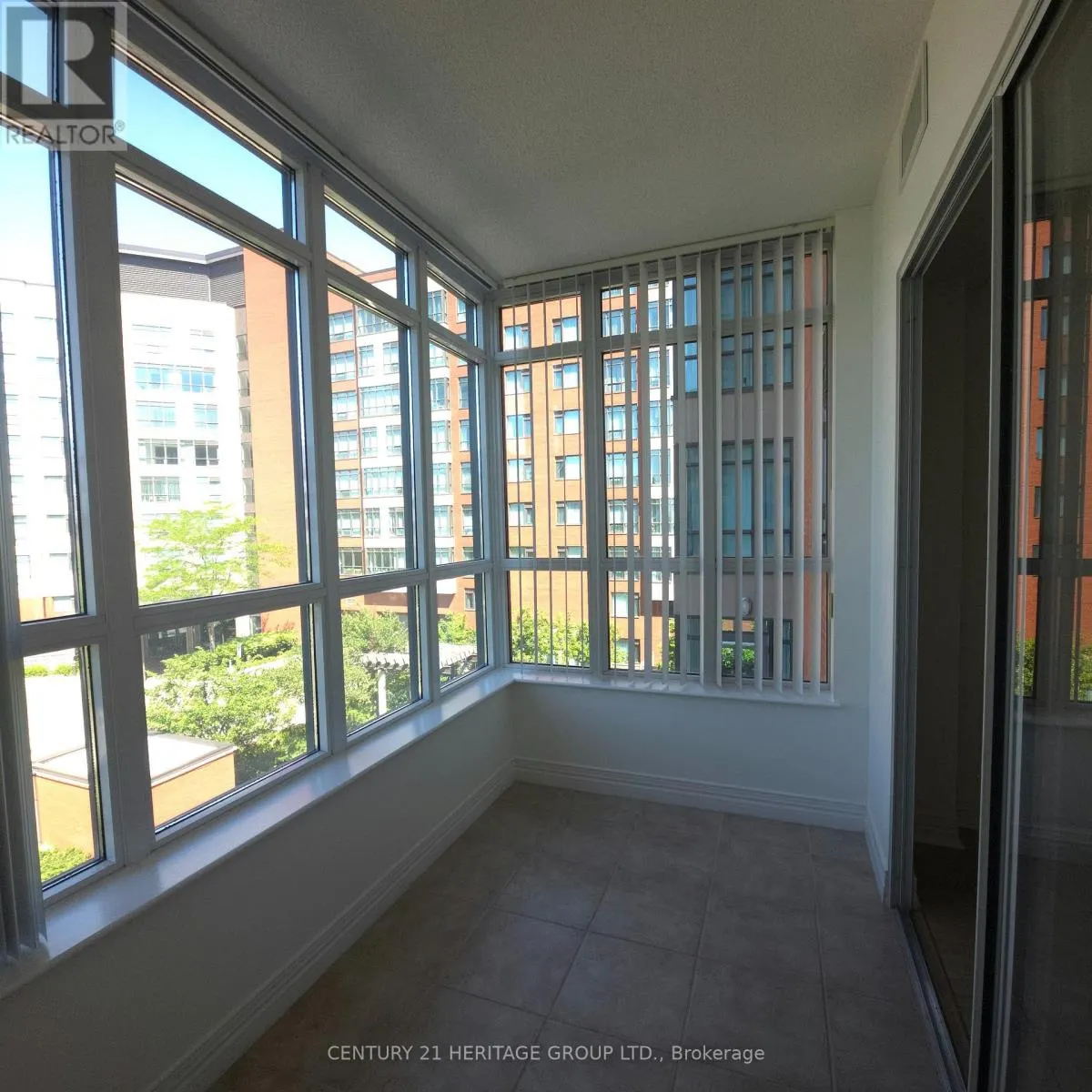 319 - 90 SCOTTFIELD DRIVE