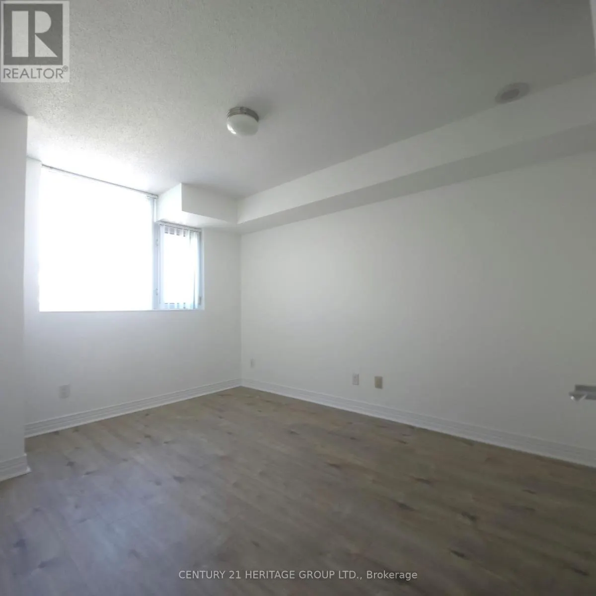 319 - 90 SCOTTFIELD DRIVE