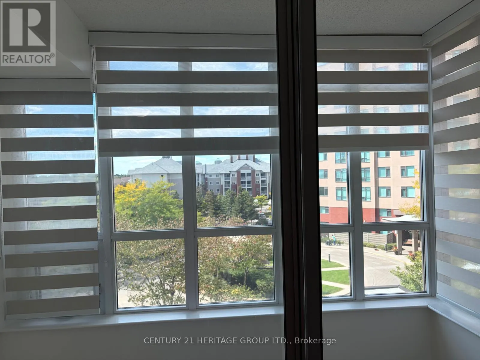 319 - 90 SCOTTFIELD DRIVE