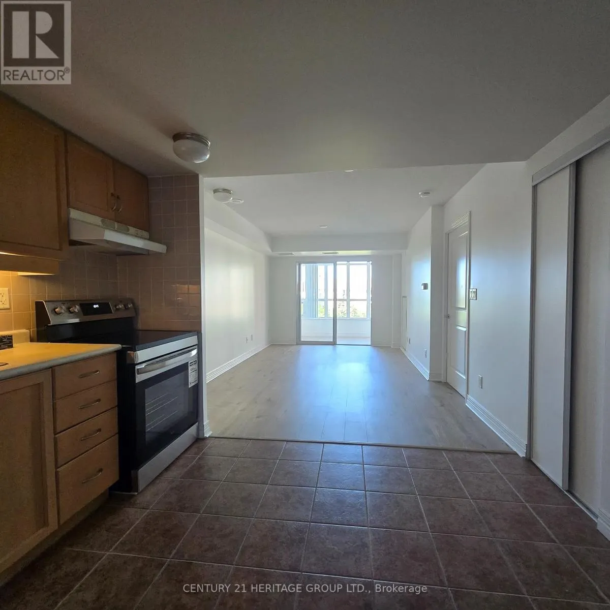 319 - 90 SCOTTFIELD DRIVE