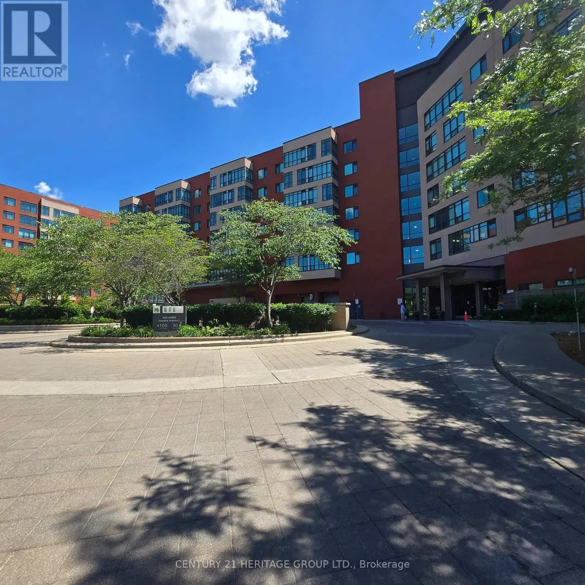 319 - 90 SCOTTFIELD DRIVE