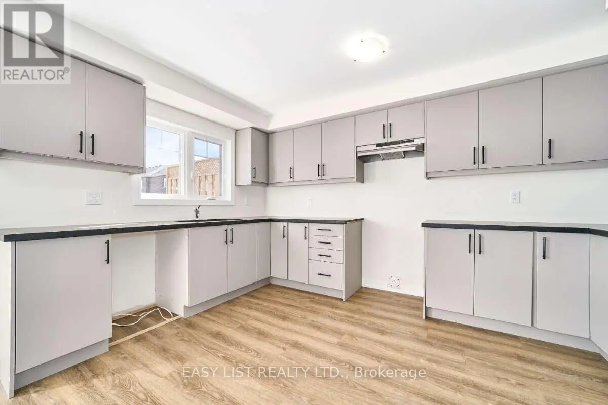 27 ADDYMAN CRESCENT