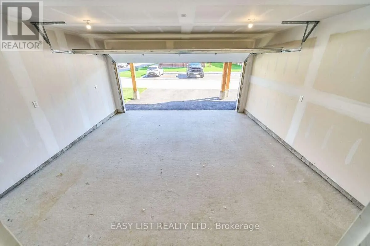 27 ADDYMAN CRESCENT