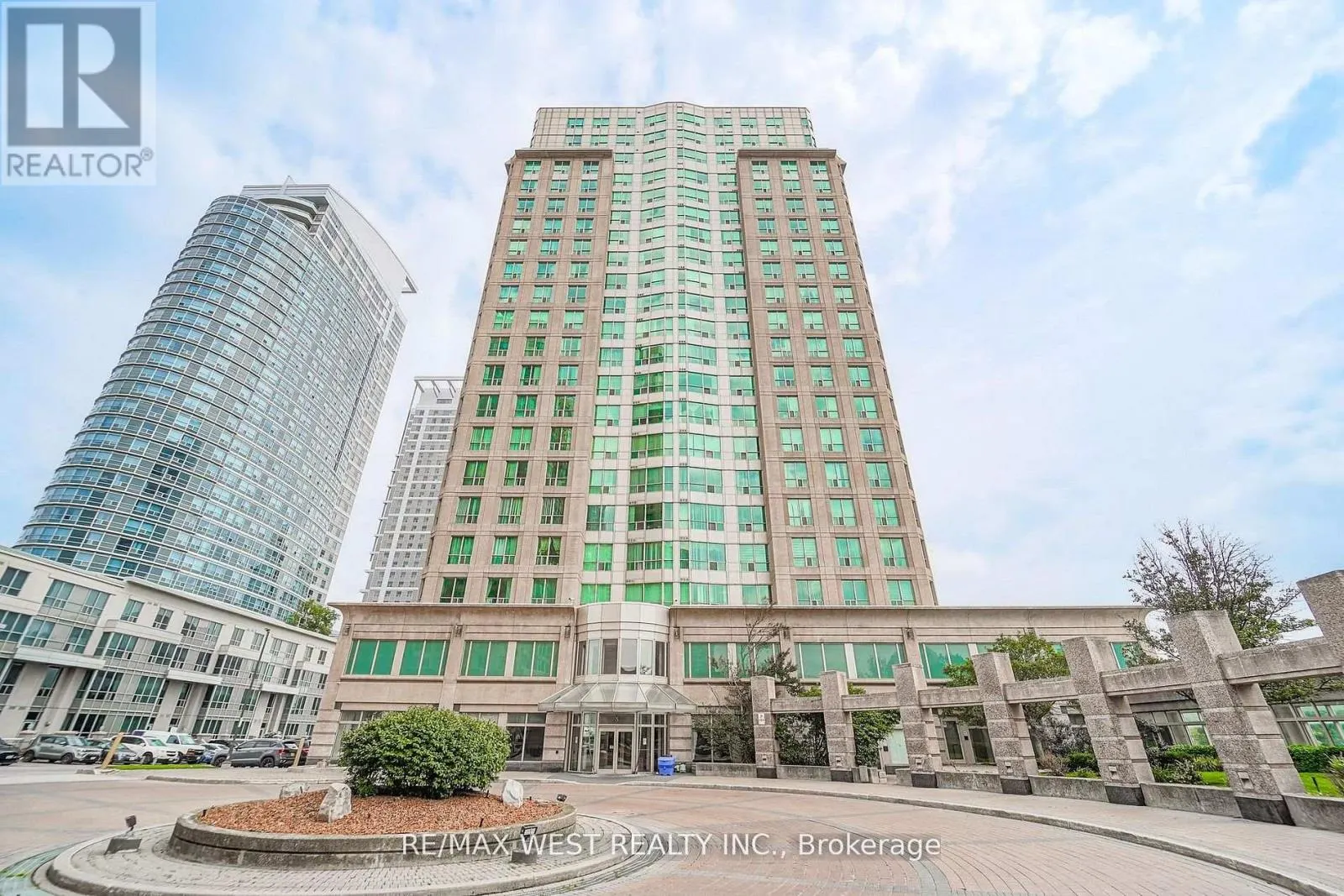 PH103 - 8 LEE CENTRE DRIVE