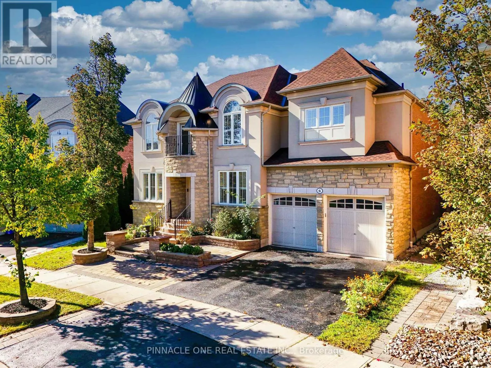 6 DOLBY CRESCENT