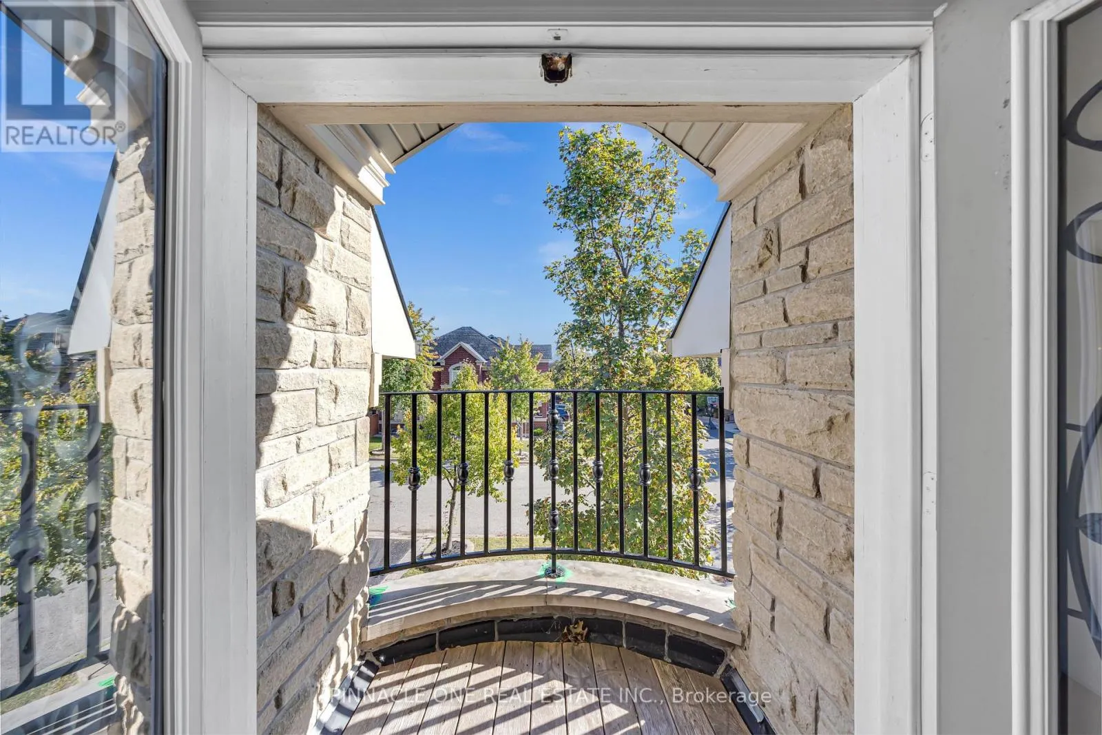 6 DOLBY CRESCENT