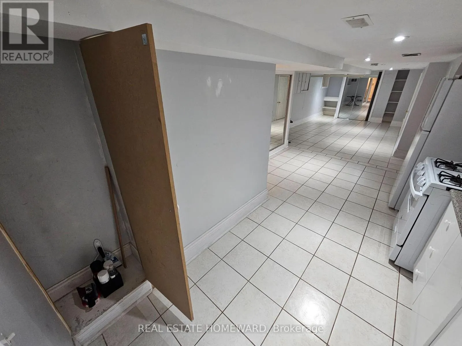 LOWER LEVEL - 19 KEYSTONE AVENUE
