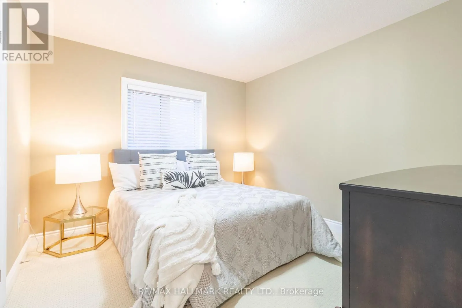 27 BEVERTON CRESCENT