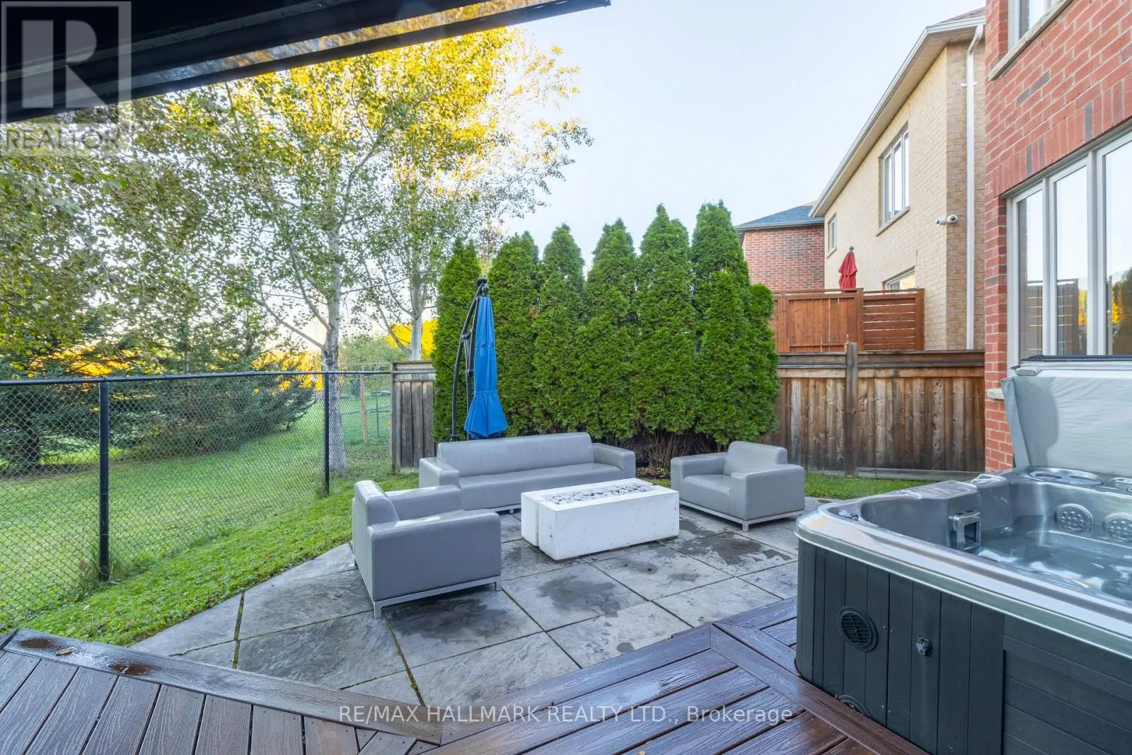 27 BEVERTON CRESCENT