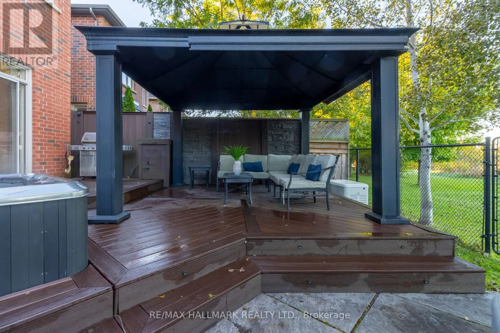 27 BEVERTON CRESCENT