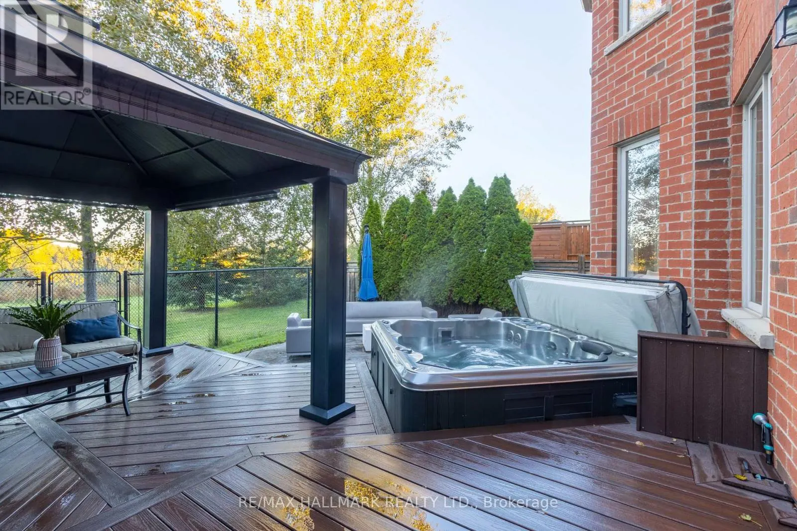 27 BEVERTON CRESCENT
