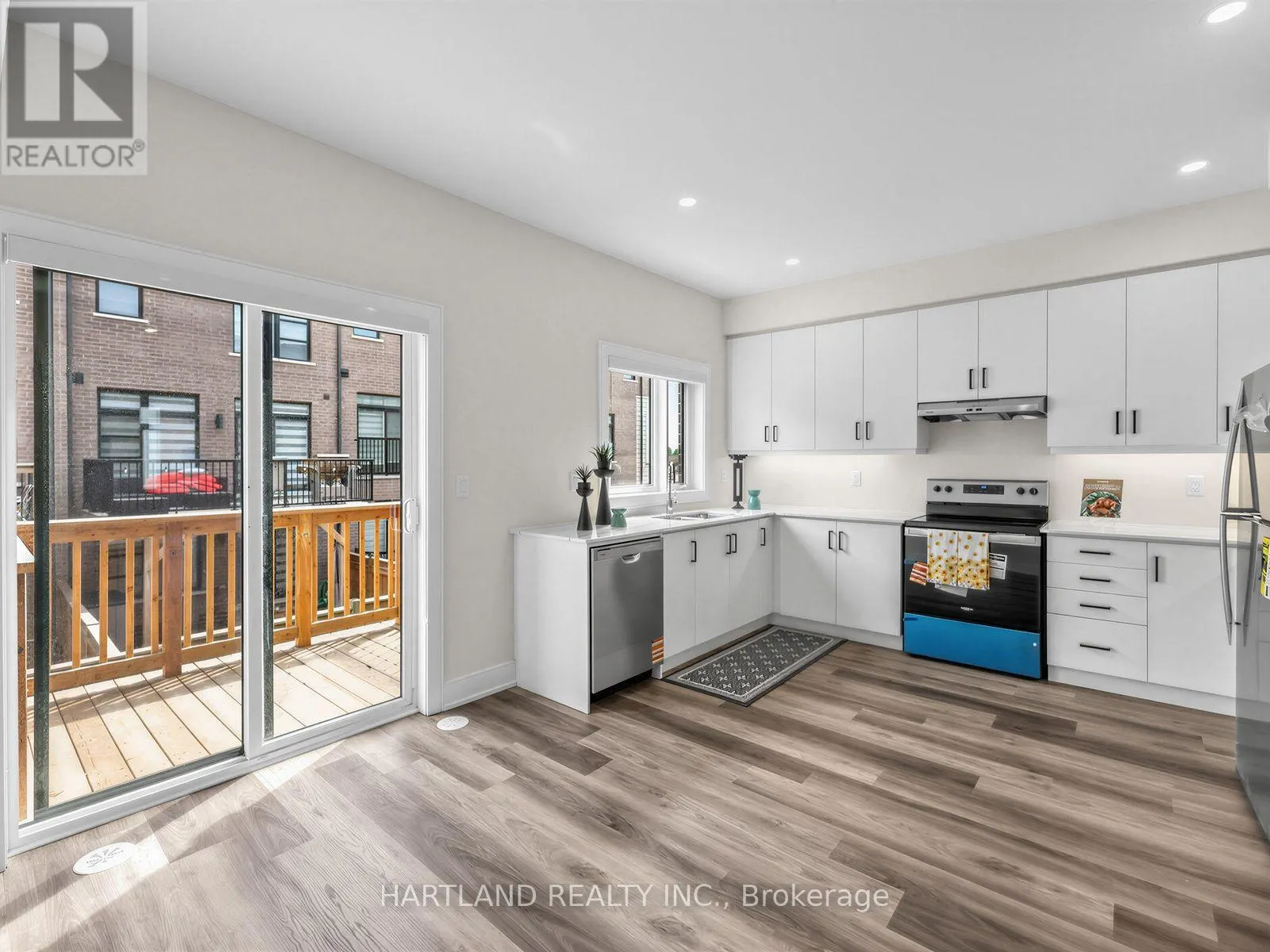 503 - 1695 DERSAN STREET