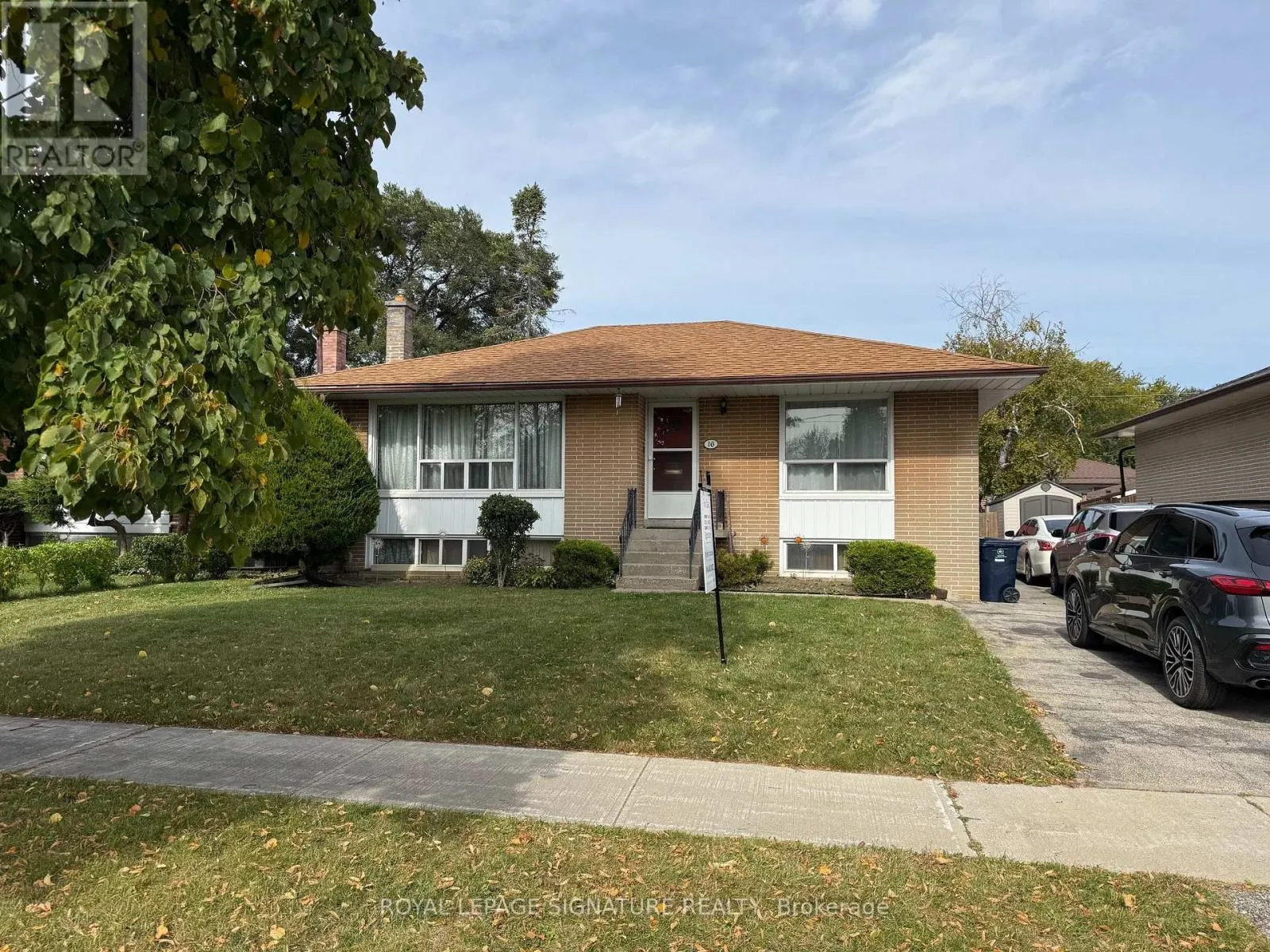 16 HOSHLEGA DRIVE