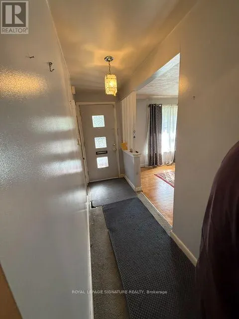 16 HOSHLEGA DRIVE