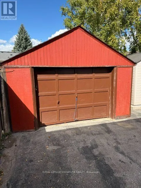 16 HOSHLEGA DRIVE