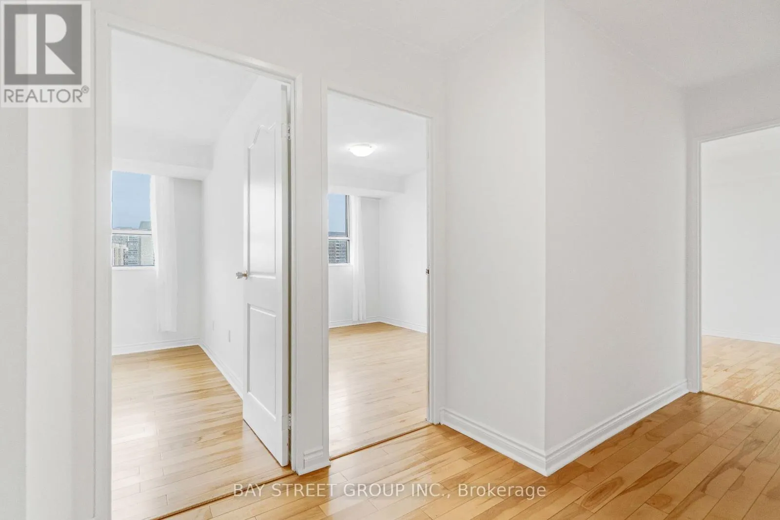 1207 - 10 STONEHILL COURT
