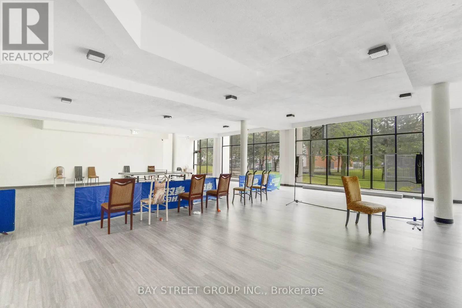 1207 - 10 STONEHILL COURT