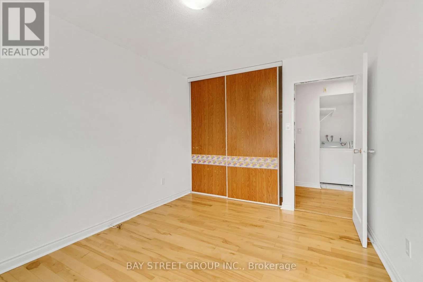 1207 - 10 STONEHILL COURT