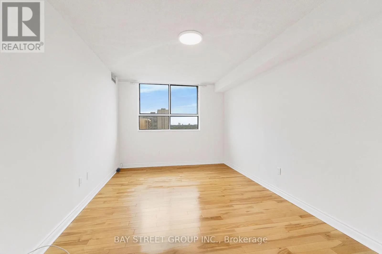 1207 - 10 STONEHILL COURT