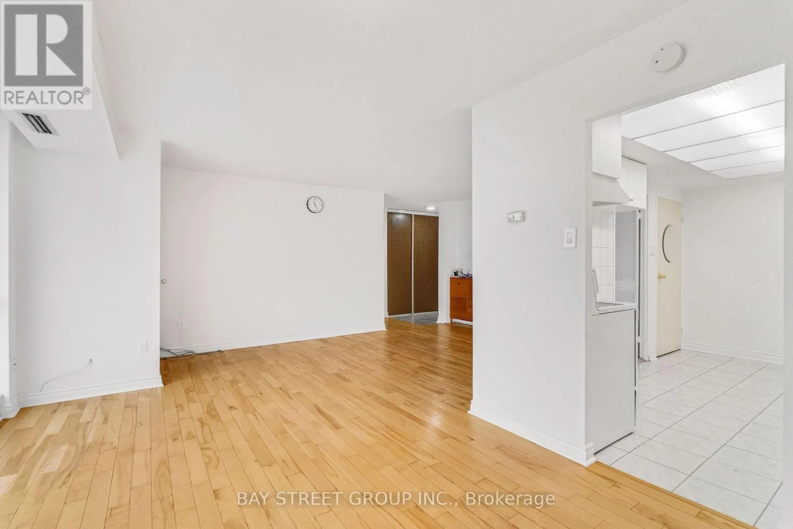 1207 - 10 STONEHILL COURT