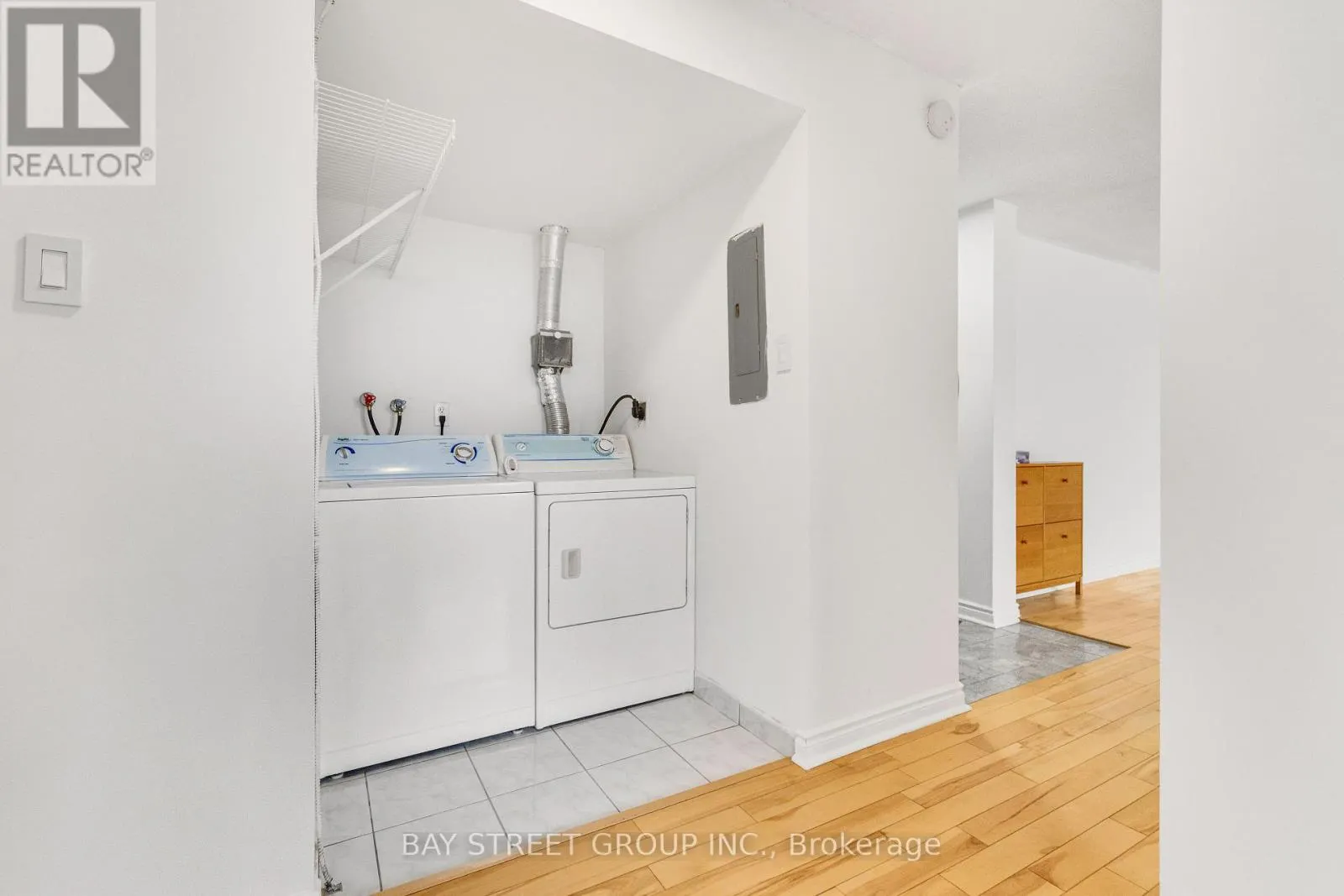 1207 - 10 STONEHILL COURT