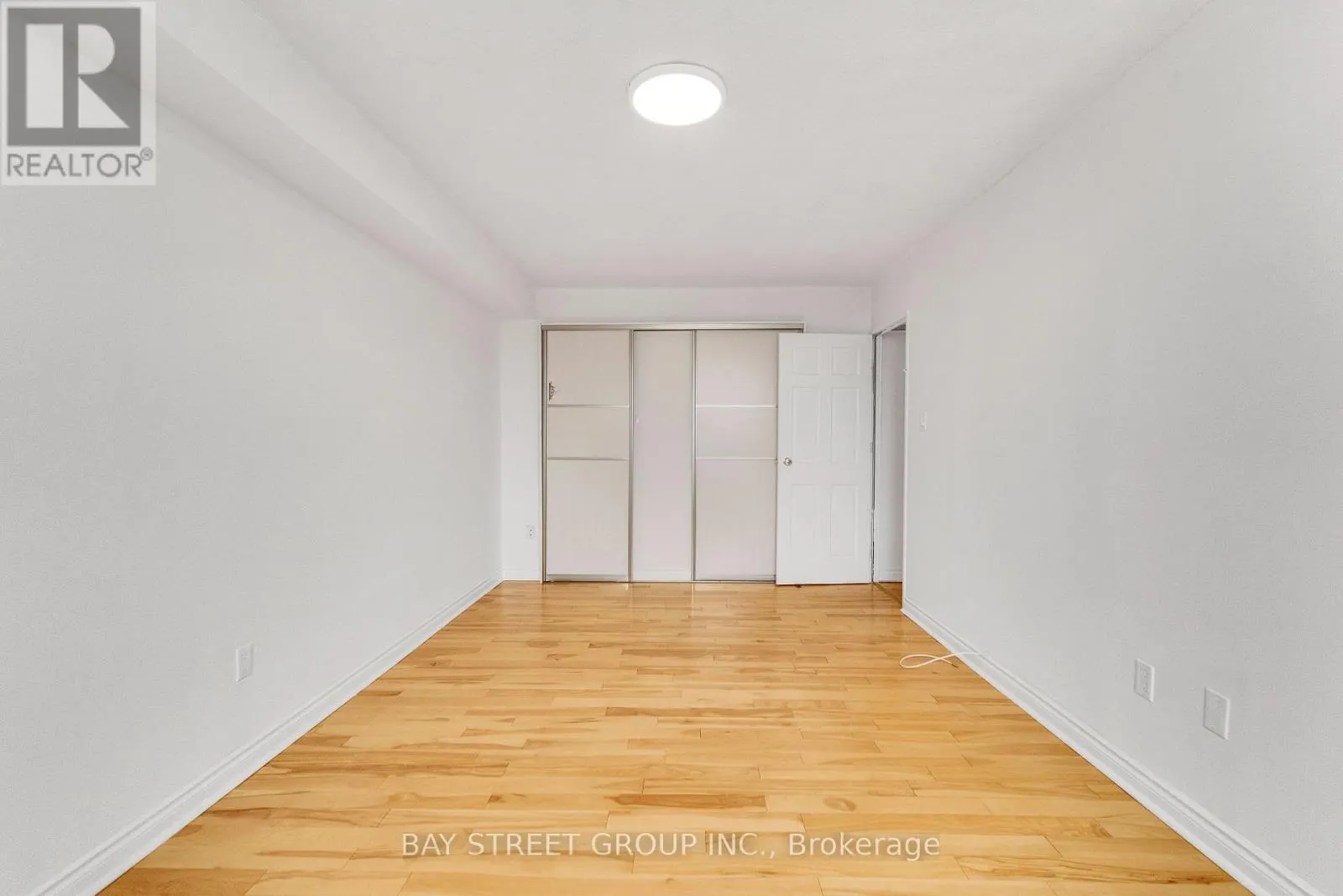 1207 - 10 STONEHILL COURT