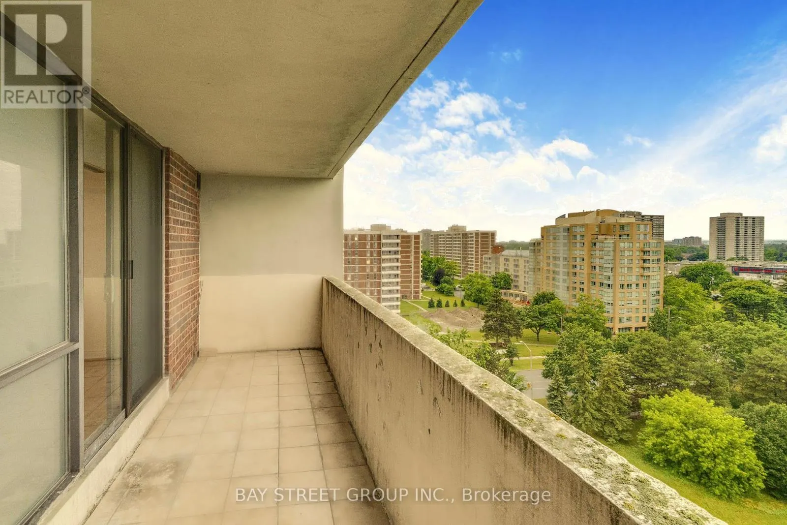 1207 - 10 STONEHILL COURT