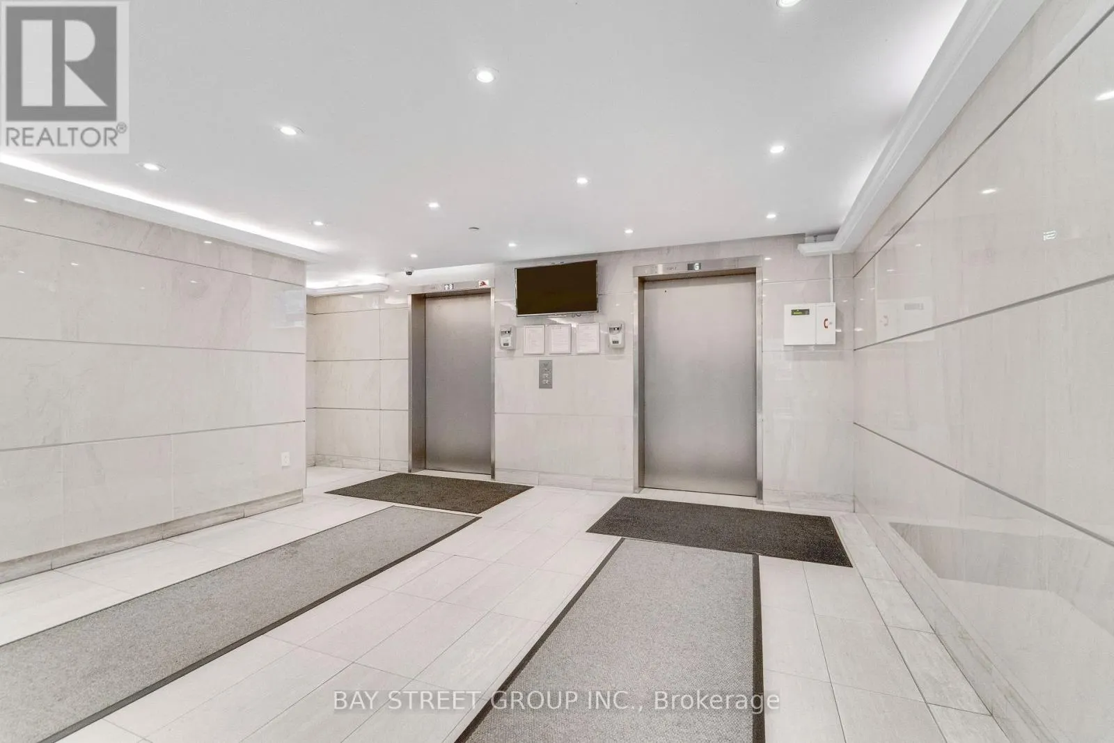 1207 - 10 STONEHILL COURT