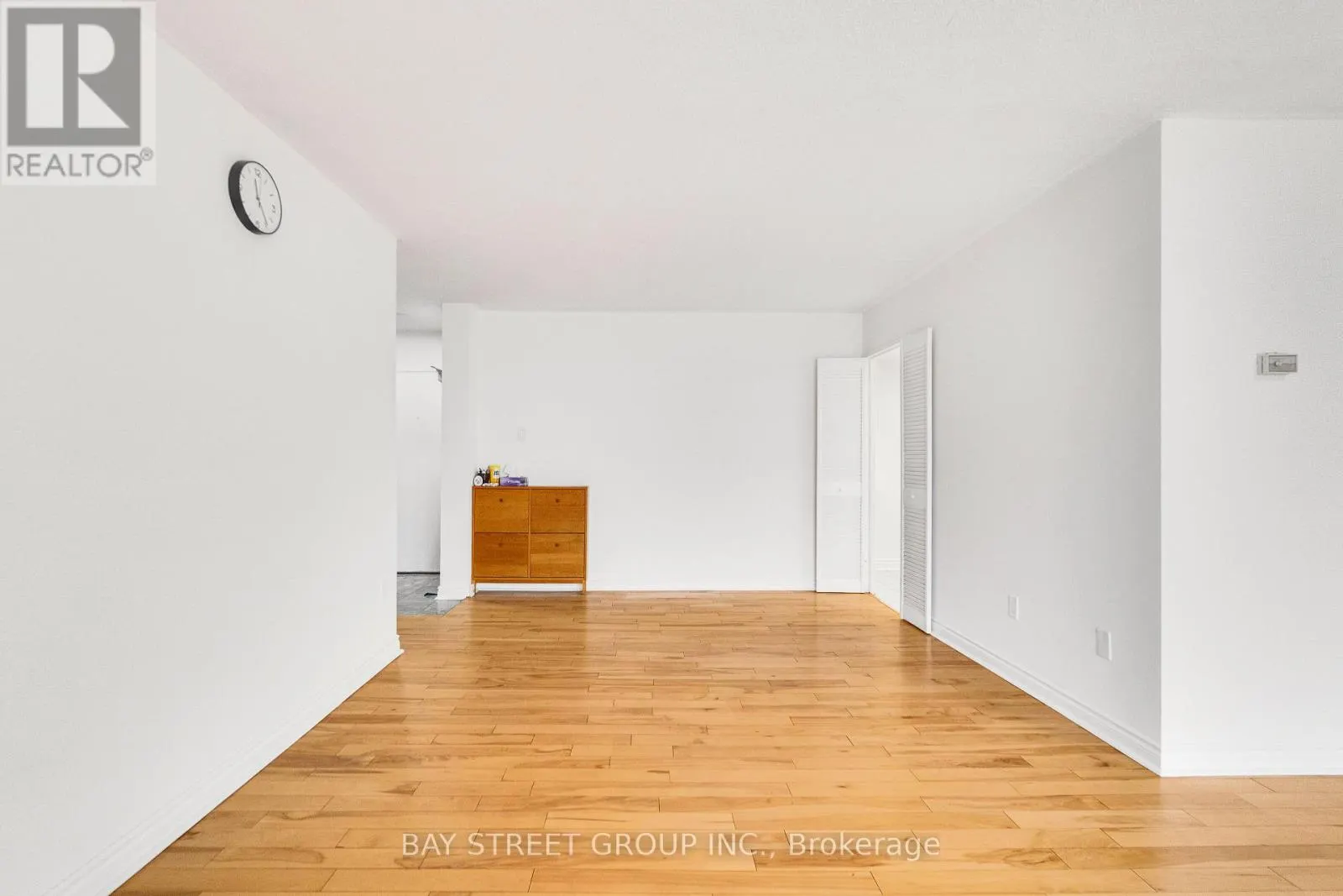1207 - 10 STONEHILL COURT