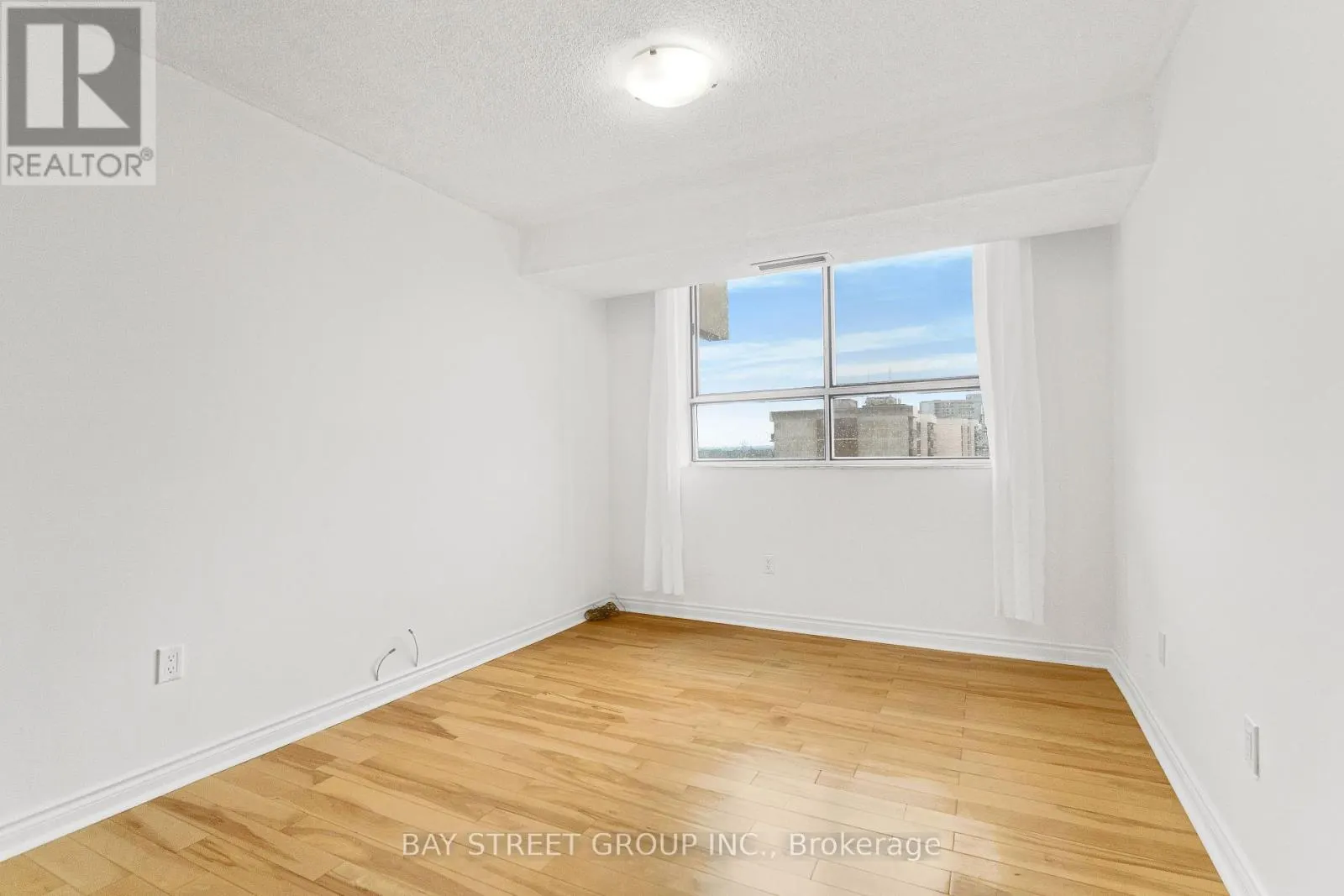 1207 - 10 STONEHILL COURT