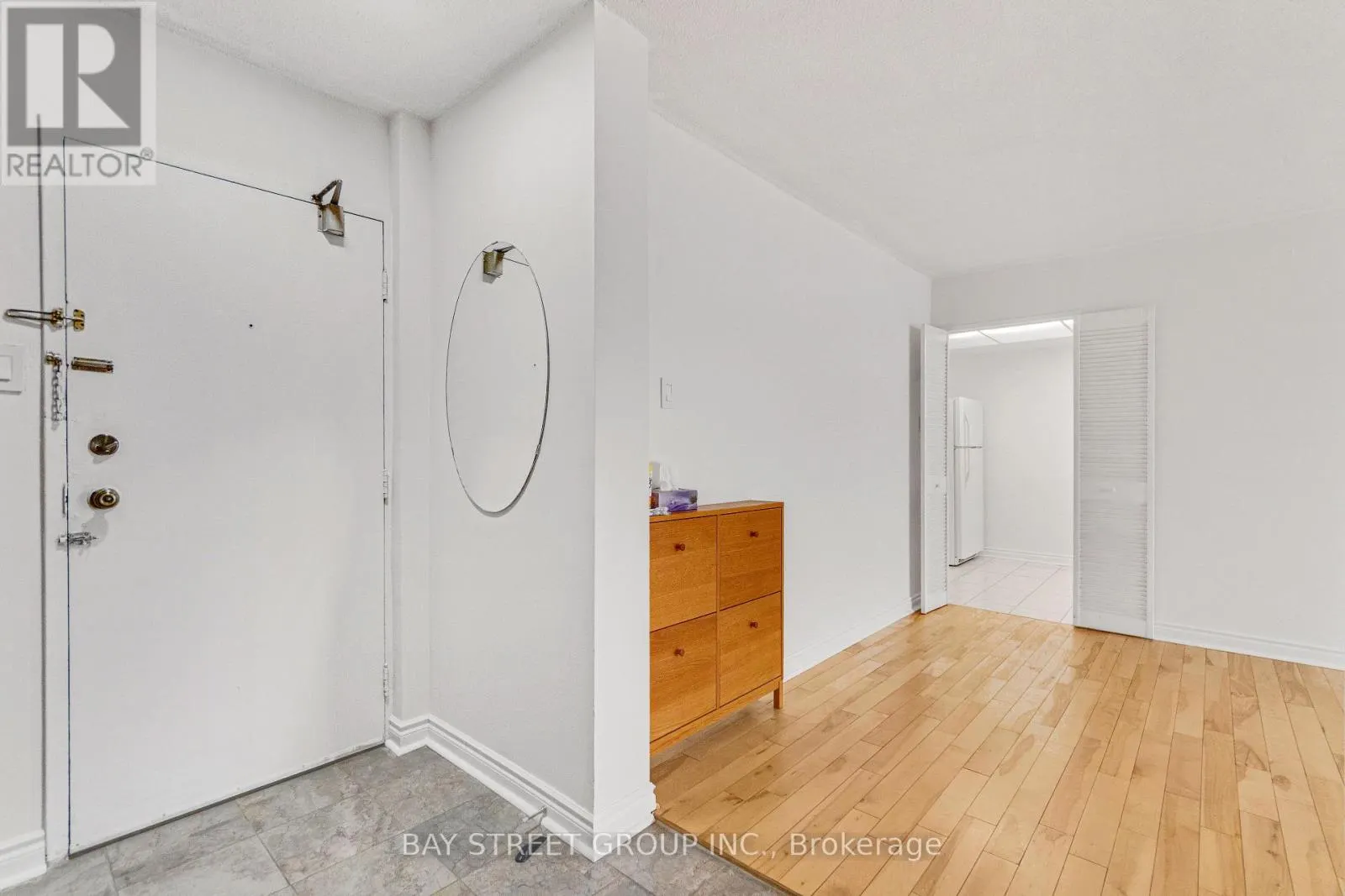 1207 - 10 STONEHILL COURT