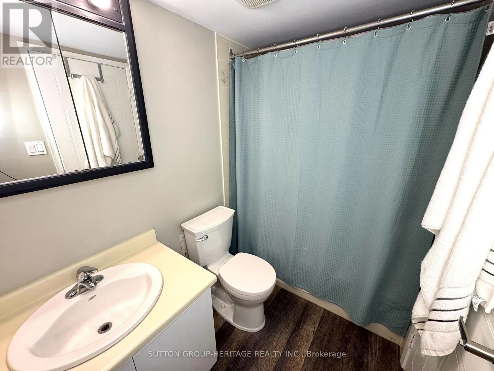 403 - 144 QUEEN STREET W
