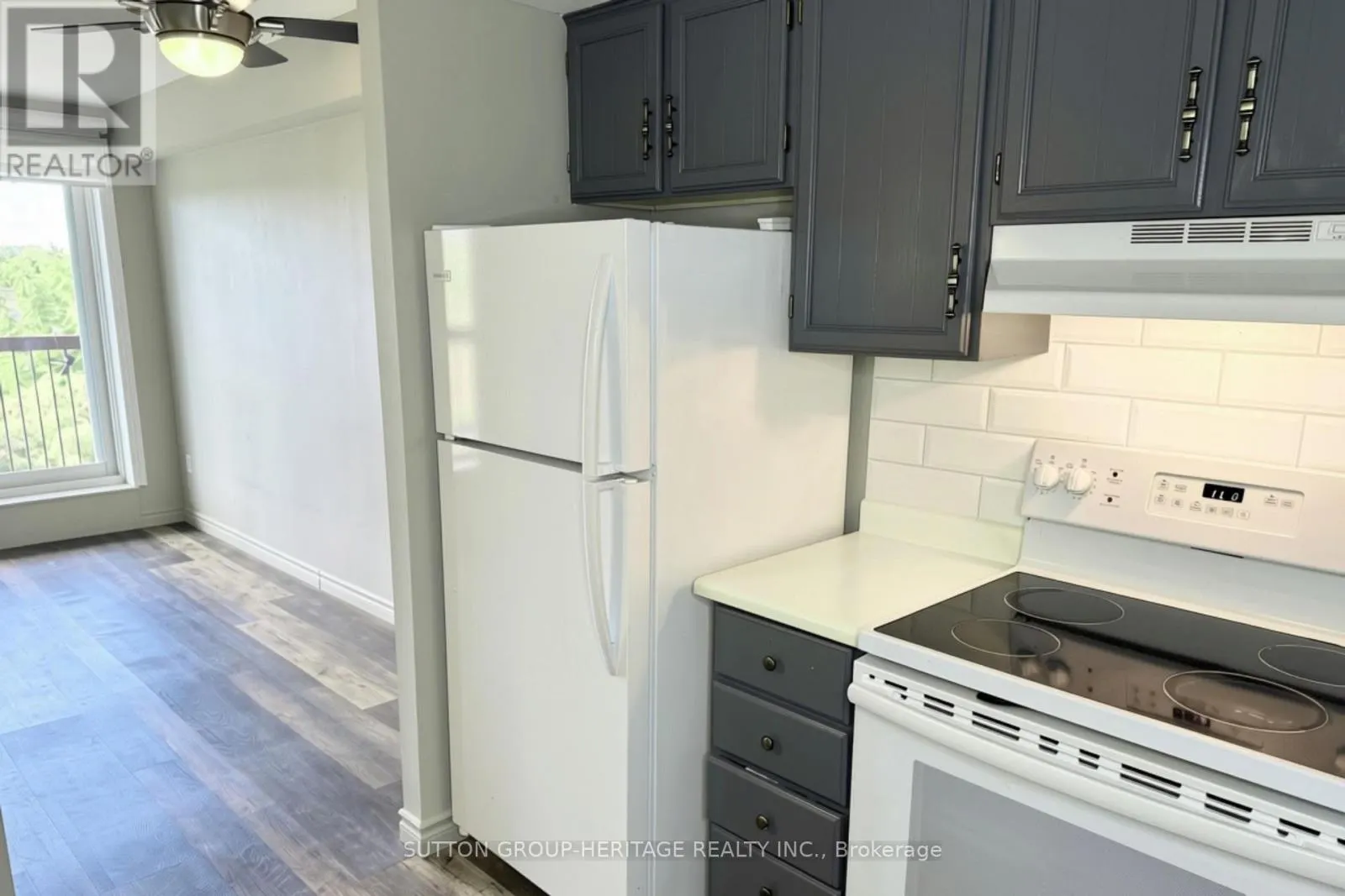 403 - 144 QUEEN STREET W