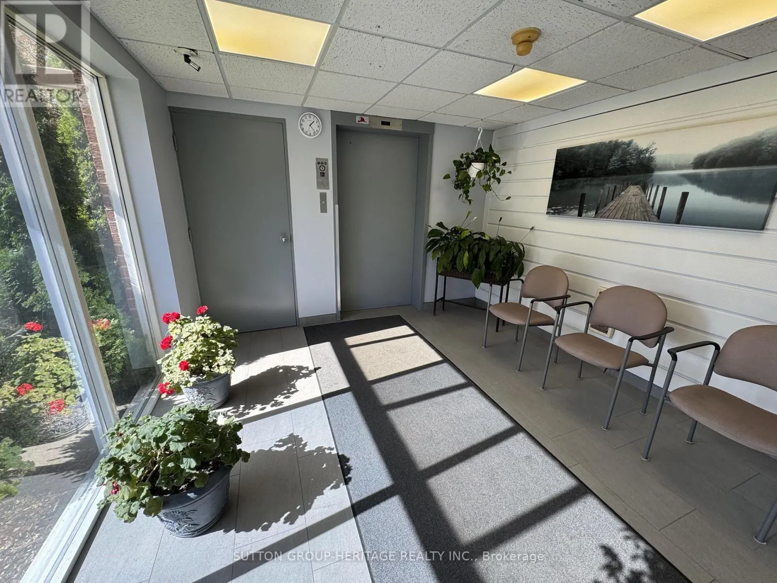 403 - 144 QUEEN STREET W